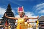 Balijské tanečnice na chrámové slavnosti