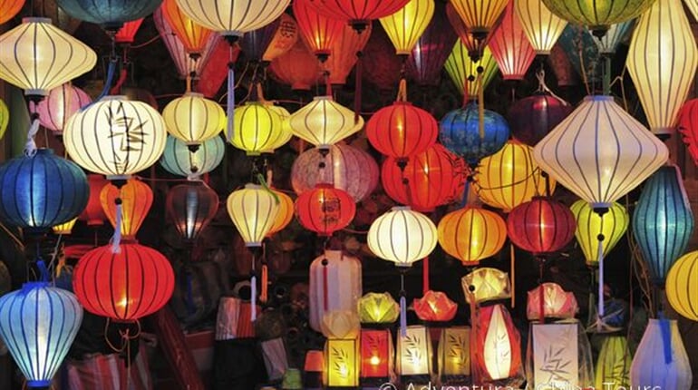 Typické vietnamské lampiony