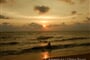 Koupání při západu slunce, Negombo