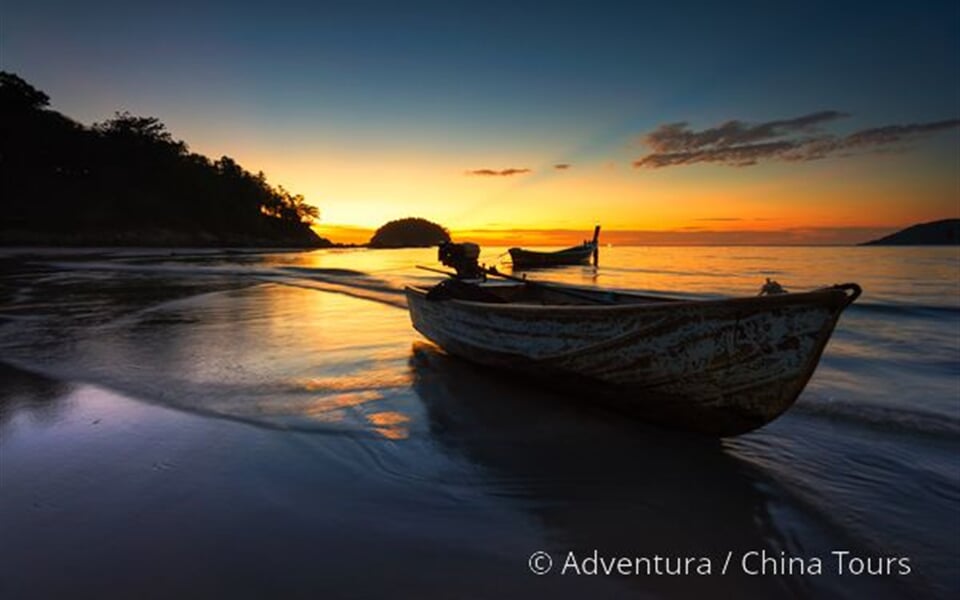 Loďka v západu slunce – Andamany