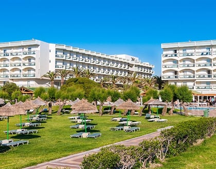 Hotel Apollo Beach: fotografie vybavení exteriérů a interiérů ubytování.