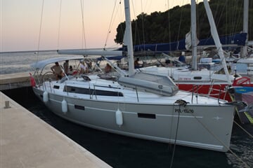 Plachetnice Bavaria 37 Cruiser - HM INO