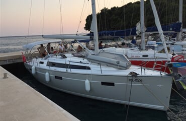 Plachetnice Bavaria 37 Cruiser - HM INO