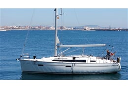 Plachetnice Bavaria Cruiser 37 - Black Pearl