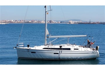 Plachetnice Bavaria Cruiser 37 - Black Pearl