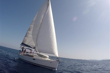 Sun Odyssey 36i - Formica, AIS, REFIT 2021