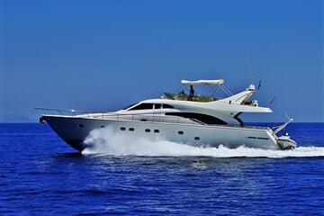 Ferretti 680 - Kialoa (s posádkou)