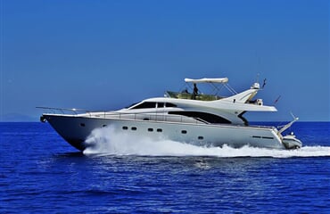 Ferretti 680 - Kialoa (s posádkou)