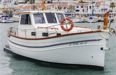 Motorová loď Menorquina Yacht 100 - Mar de Coral